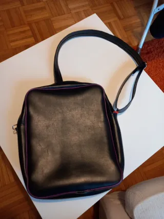 Bolso bandolera Adidas negro y rosa