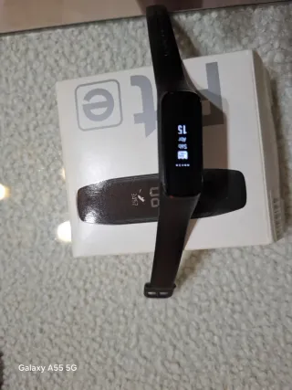 Samsung Galaxy Fit e Negro