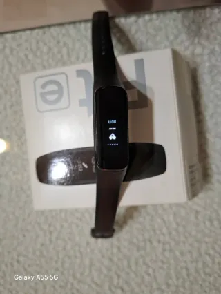 Samsung Galaxy Fit e Negro