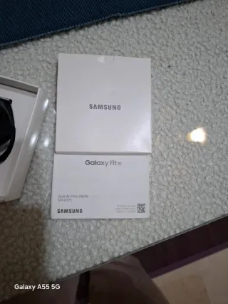 Samsung Galaxy Fit e Negro