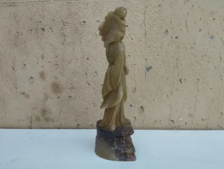 Antica scultura statuina geisha pietra saponaria