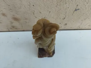 Antica scultura statuina geisha pietra saponaria