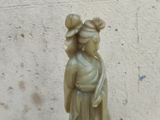 Antica scultura statuina geisha pietra saponaria