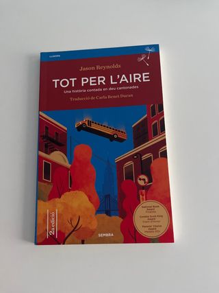 Tot per l'aire: Una història contada en deu can...