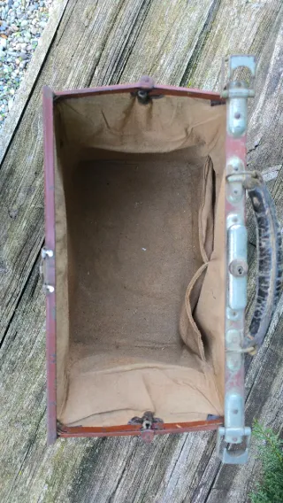 Maletín médico antiguo