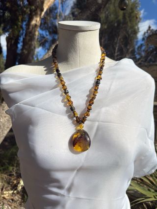 Collar de ámbar con colgante