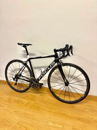 Bicicleta carretera FOCUS CAYO CARBONO T-M
