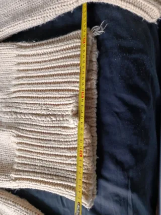 Chaqueta de punto beige con cremallera