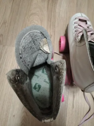 Pattini a rotelle bianchi n. 35