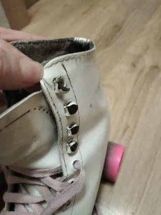 Pattini a rotelle bianchi n. 35