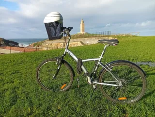 Bicicleta super equipada y suspensión delantera