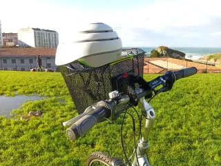 Bicicleta super equipada y suspensión delantera