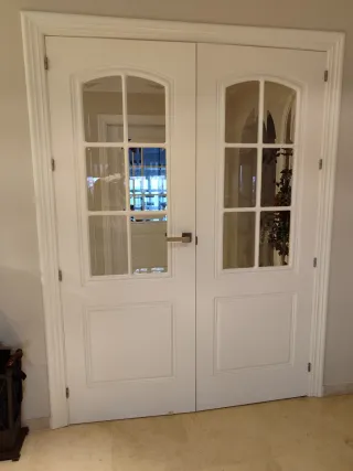 Puertas blancas con cristal