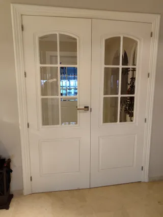 Puertas blancas con cristal