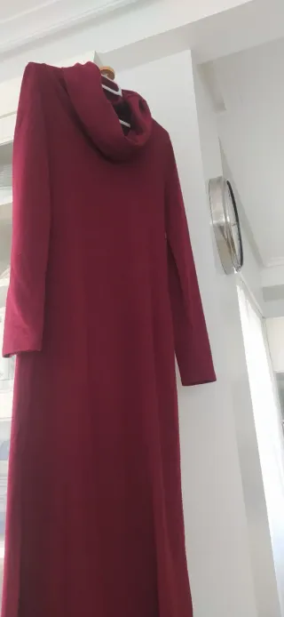 Vestido largo rojo cuello alto