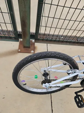 Bicicleta infantil RIVERSIDE blanca