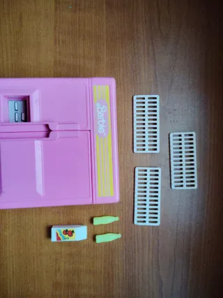 Sedia Barbie rosa e bianca