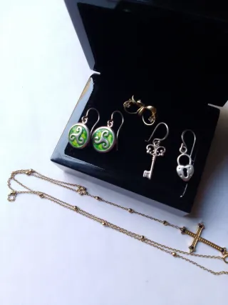 Lote Plata: Pendientes, Broche y Collar