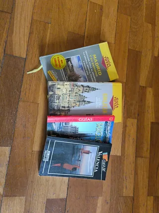 Guías turísticas variadas: Estambul, Praga, etc