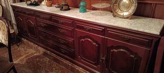 Mueble de salón de madera oscura Un mueble grármol