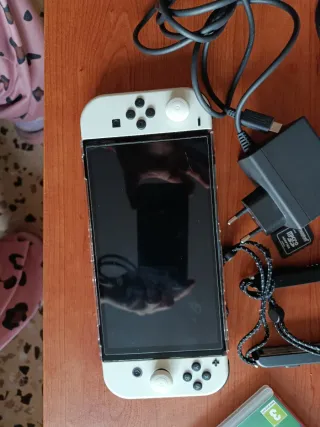 Nintendo Switch OLED Bianca Completa