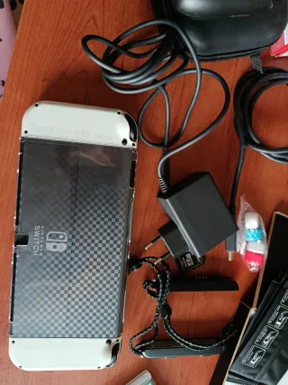 Nintendo Switch OLED Bianca Completa