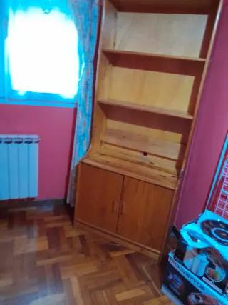 Librería de pino con 2 armarios