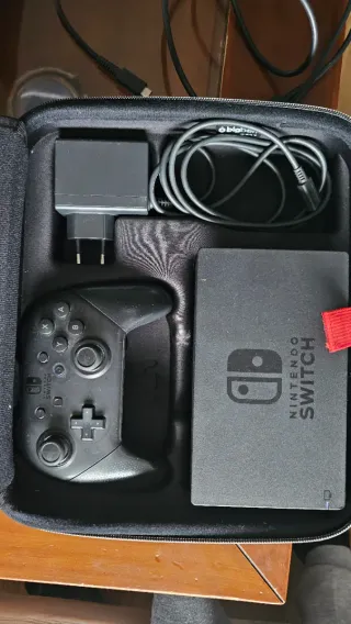 Nintendo Switch + Mario Odyssey + Accessori