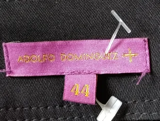 Falda negra Adolfo Domínguez