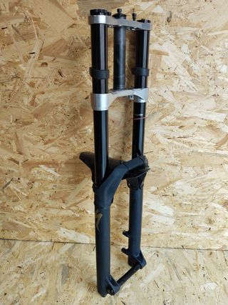 Horquilla bici doble pletina 180 rockshox + rueda