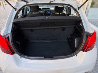 Toyota Yaris Hybrid /Solo 36.000 km / Pegatina Eco