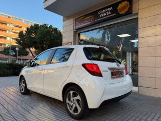 Toyota Yaris Hybrid /Solo 36.000 km / Pegatina Eco