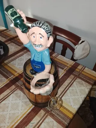 Figura escanciador sidra vintage