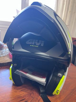 Casco Modular Givi XL Gris y Negro