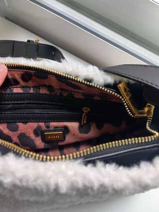 Bolso peluche blanco y negro