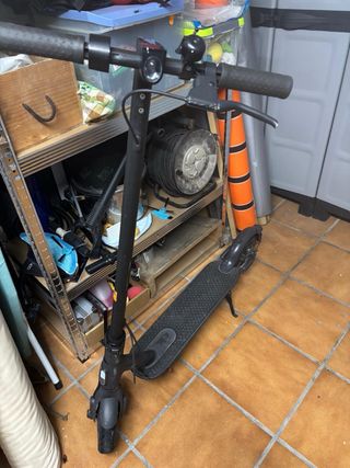 Patinete eléctrico negro