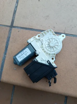 Motor elevalunas trasero izquierdo Ibiza 6L