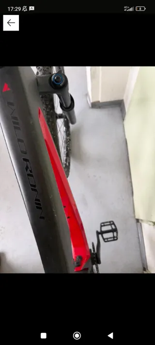 Bicicleta Montaña Carbono Roja y Negra