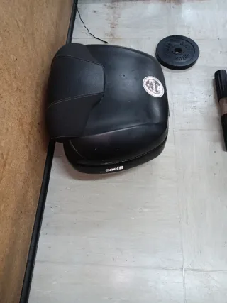 Cofre y soporte para moto