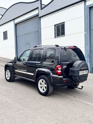 Jeep Cherokee 2800 CRD 163cv