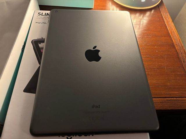 iPad 9ª Gen 64GB + Funda Logitech