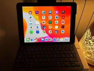 iPad 9ª Gen 64GB + Funda Logitech