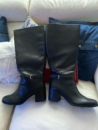 Botas Zara Talla 41 Negras con Hebilla