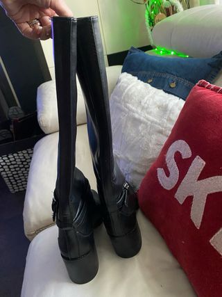 Botas Zara Talla 41 Negras con Hebilla