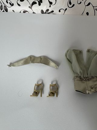 Barbie On Location Abito e Scarpe