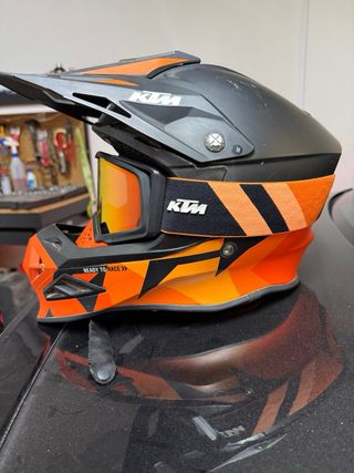 Casco Enduro KTM con Gafas Naranja