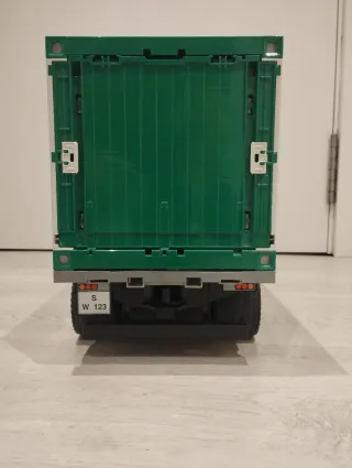 Camión de animales BRUDER.