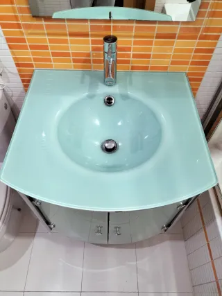 Mueble lavabo cristal y metal