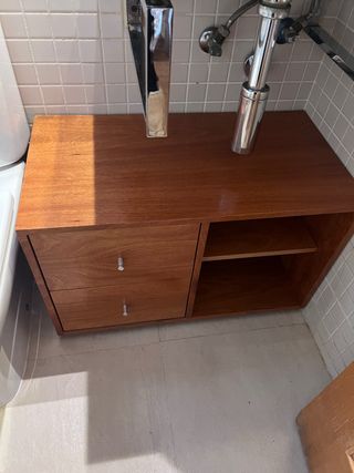 Mueble de baño de madera