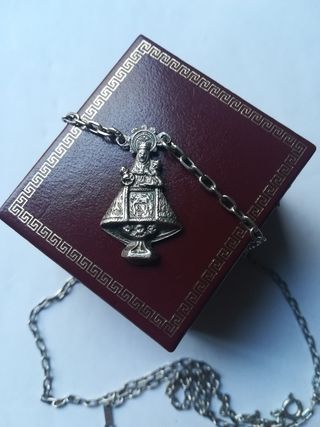 Medalla Virgen Covadonga y Cadena Plata